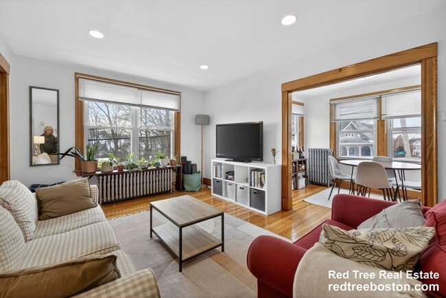 Photo - 27 S Crescent Circuit Unit B