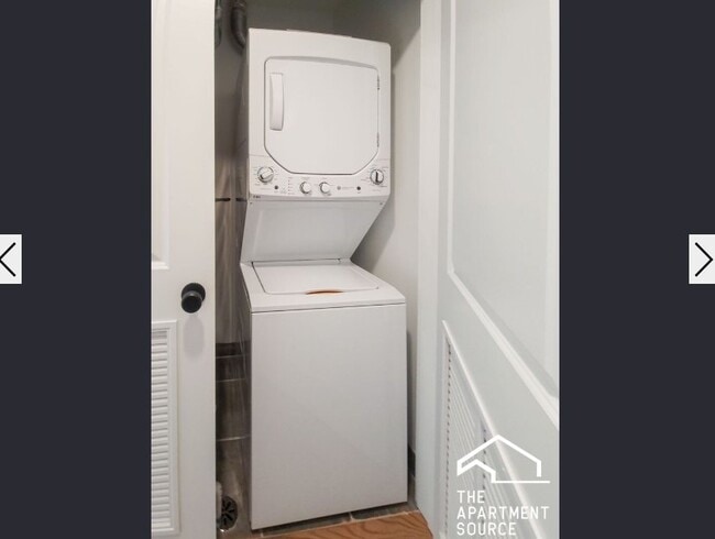 Photo - 2020 W Montrose Ave Unit 2