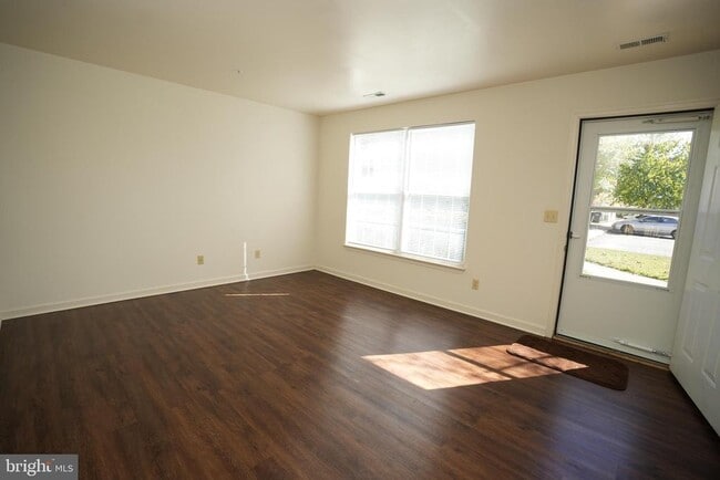 Building Photo - 45828 Wolftrap Way