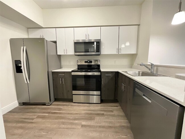 Building Photo - 7707 NW 7th St Unit 1-605 Rental