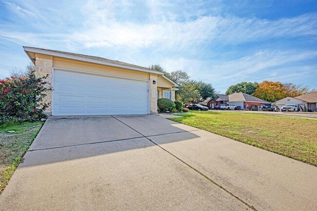 Photo - 2317 Friarcreek Loop