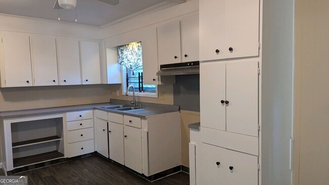 Photo - 830 Beddingfield Ave