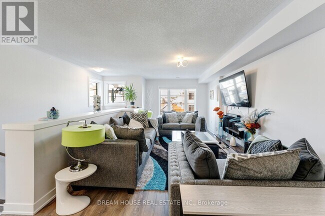 Photo - 71 Donald Fleming Way