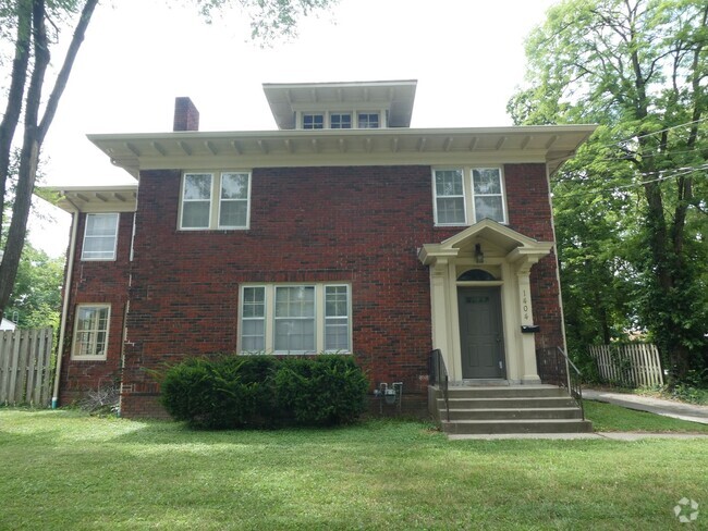 Building Photo - Beautiful 4 bedroom house in East Campus