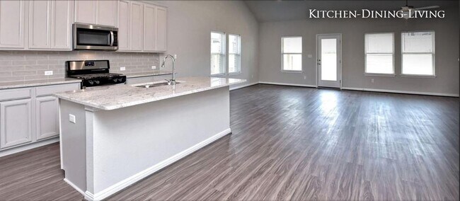 Photo - 533 Gabrielle Anne Dr