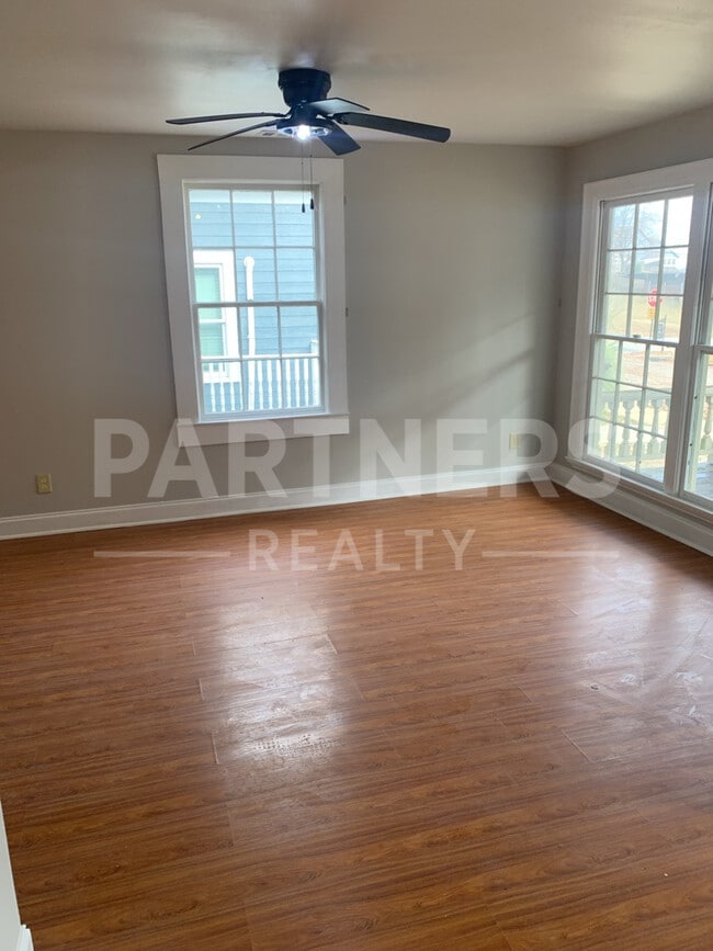 Photo - 121 Hanrick St