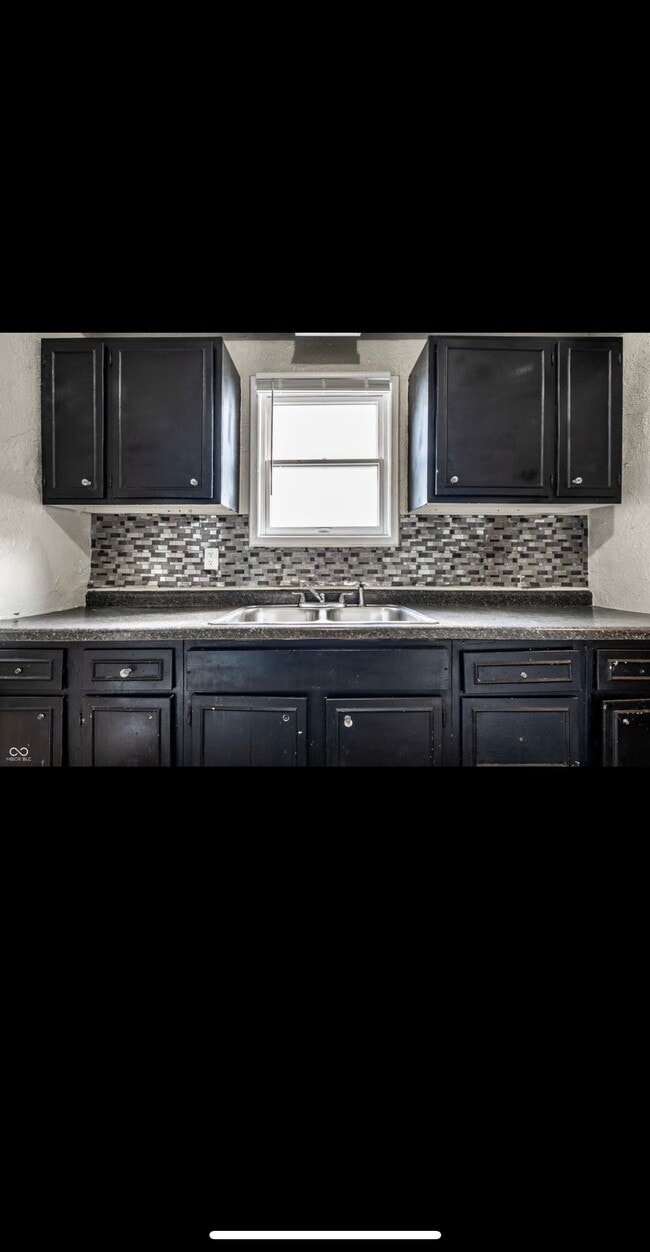 Photo - 2111 Lexington Ave