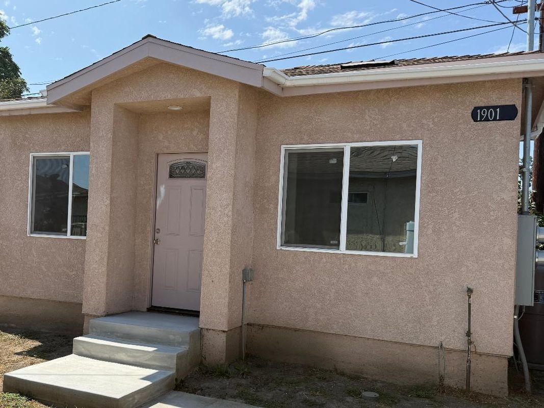 Photo - 1901 N Grape Ave