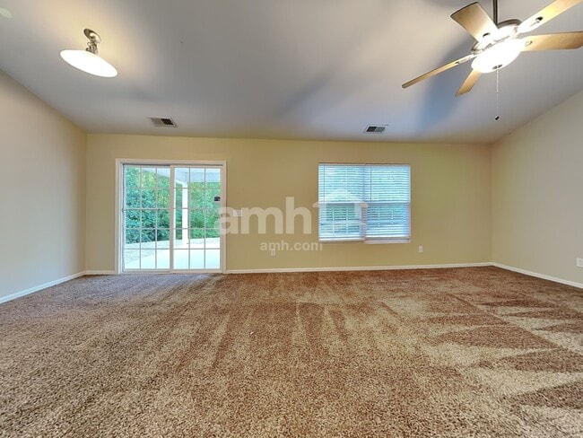 Photo - 5015 Whitfield Ct