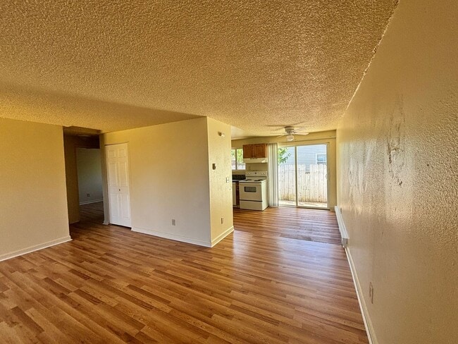 Photo - HOLM-4192SW17 Unit 1