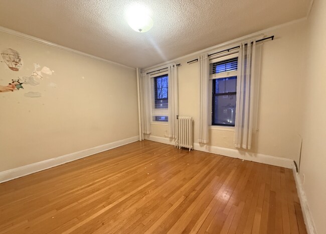 394 Riverway Unit 10