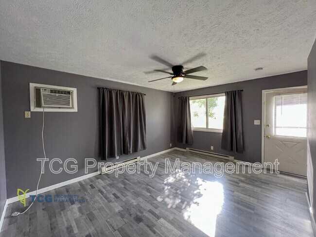 Photo - 1918 Ottawa Ave