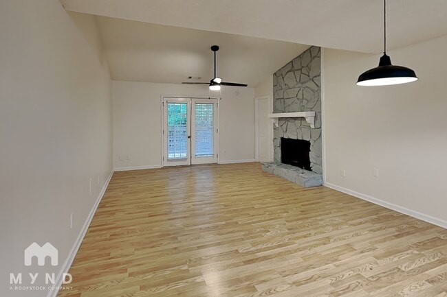 Photo - 134 Oak Cir S