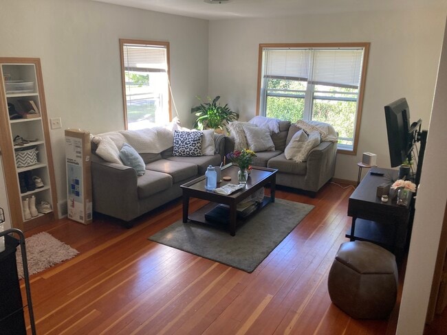 Photo - 2110 Tremont St