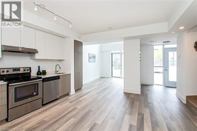 Photo - 5260 Dundas St Unité C216