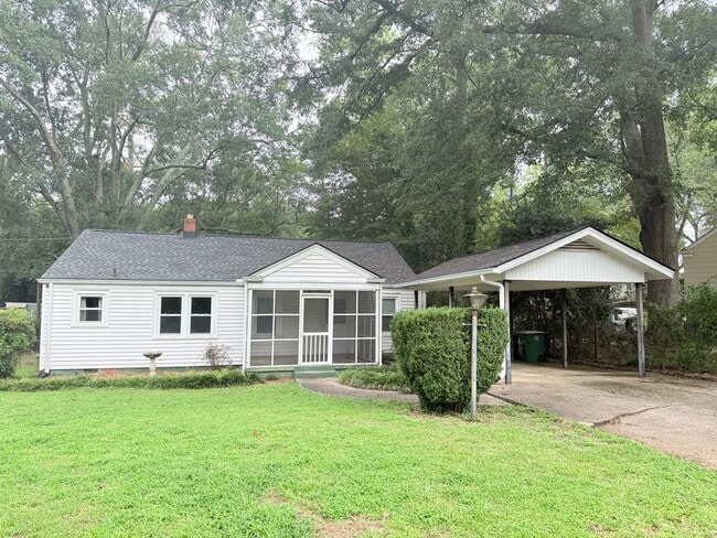Building Photo - Three Bedroom on Pine Needle Available! Rental