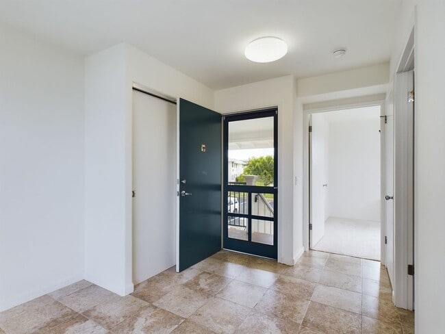 Building Photo - 95-1039-1039 Kaapeha St Rental