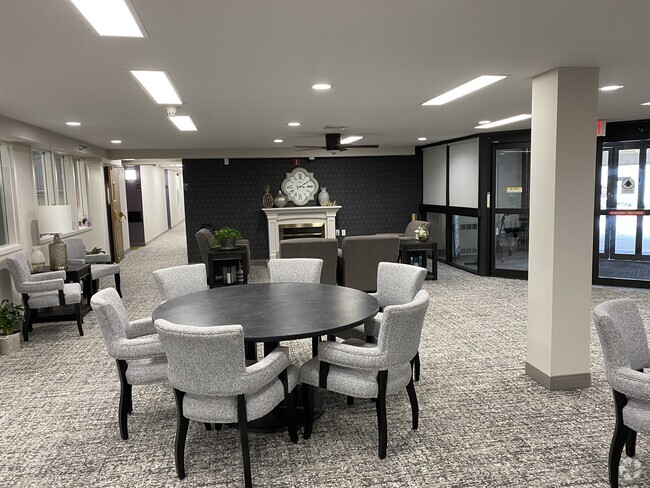 Lobby - Luther Park Apartments