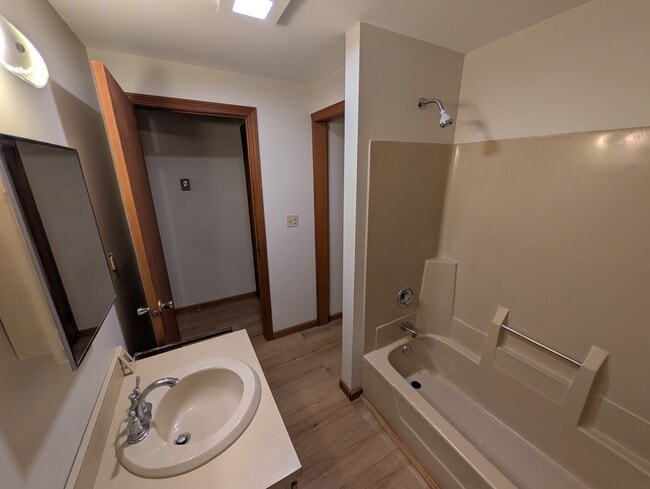 Photo - 28 Willow Plz Unit 28 Willow Street - 2nd Fl