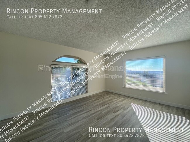 Photo - 555 Skyline Rd