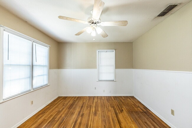 Photo - 2-Bedroom Home - Cozy 705 sq ft Oasis with Full Bath!