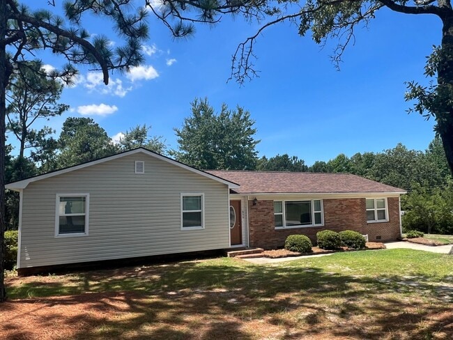 Building Photo - 890 Bedrock Dr