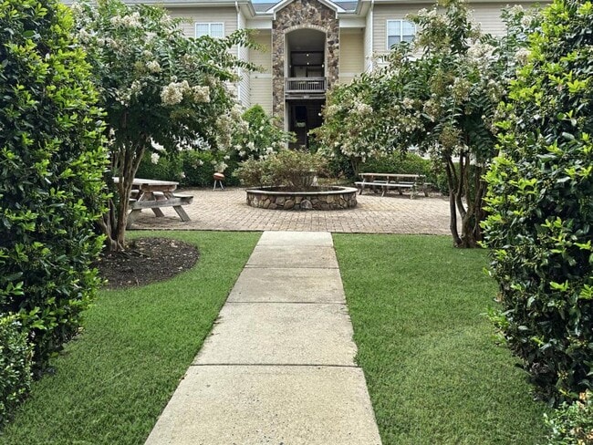 Photo - 302 Campus Walk Trl