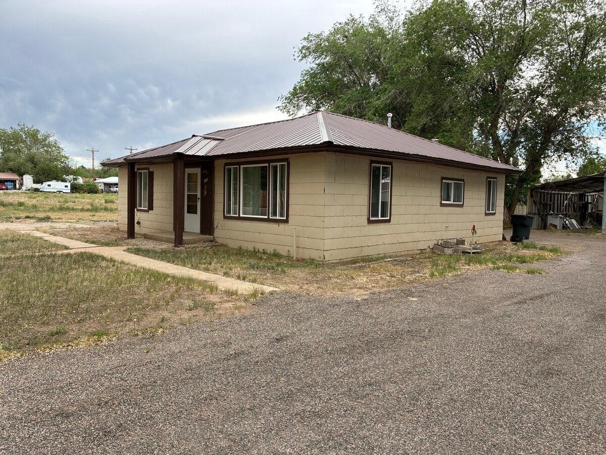 Photo - 135 S Grand Ave