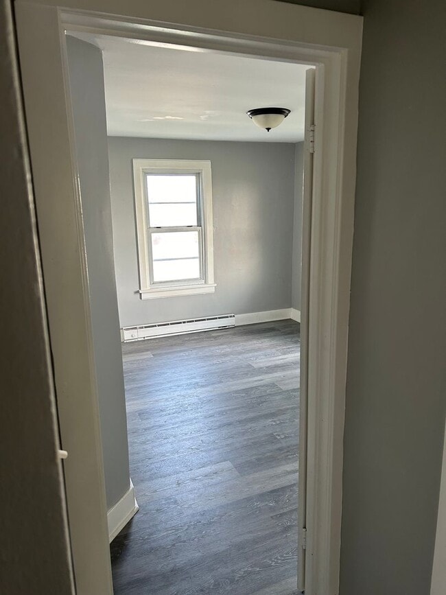 Photo - 2 Bedroom / 1 Bath House in Canton IL