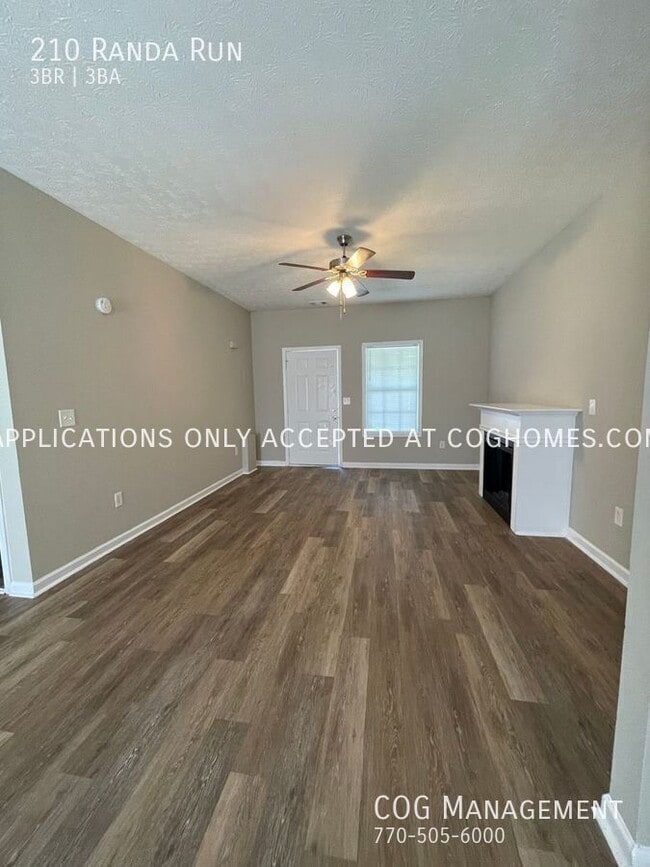 Photo - 210 Randa Run