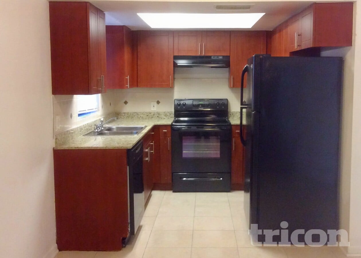 Photo - 9304 N Elmer St