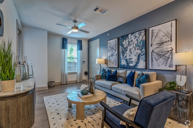 1BR,1BA - 723 SF 1A - Living Area