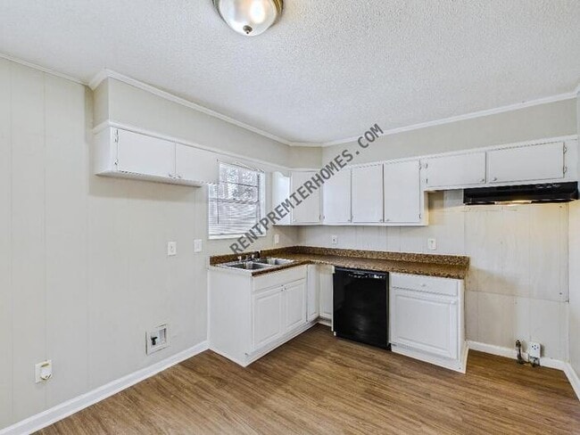 Photo - 6921 Knollwood Rd