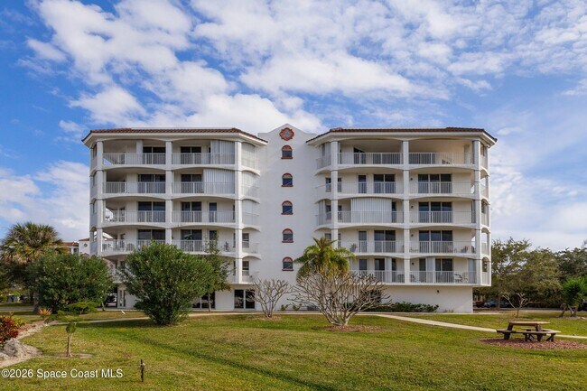 800 Del Rio Way Unit 402