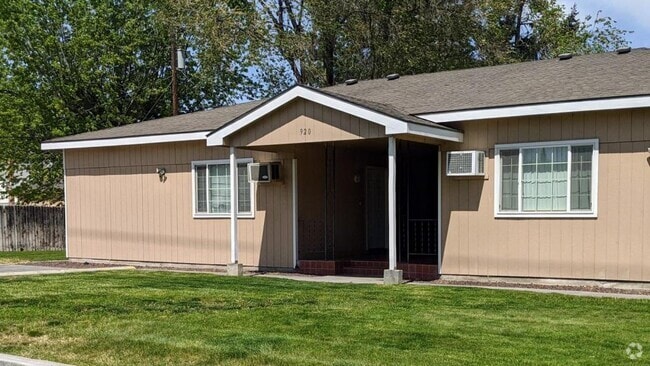 Building Photo - 920 W Entiat Ave Rental