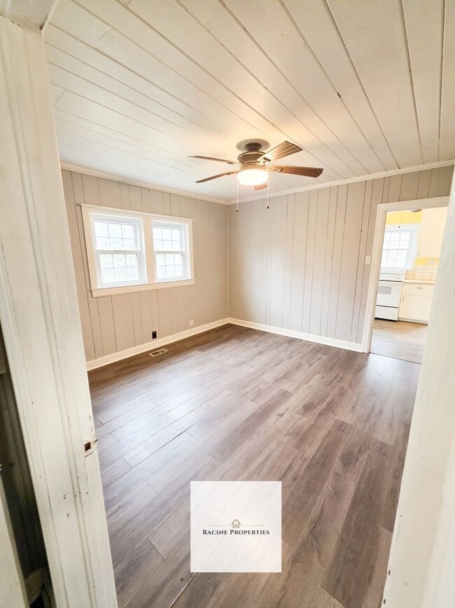 Photo - Two Bedroom Home Near Lake Blalock!