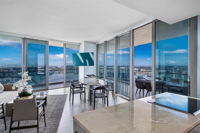 Photo - 18975 Collins Ave Unidad 3905