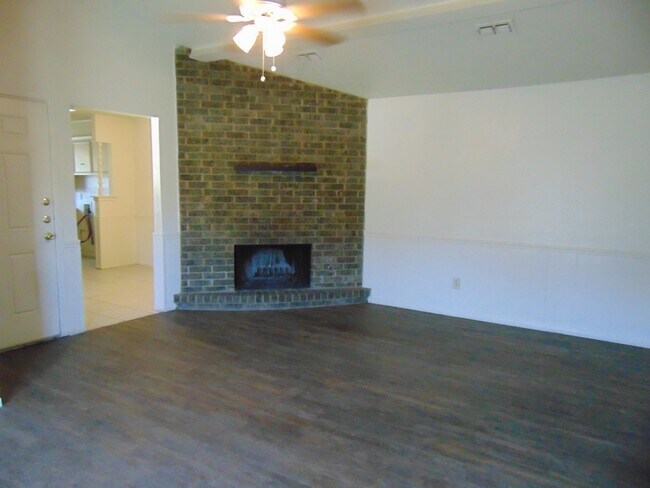 Photo - 6914fre Unit A