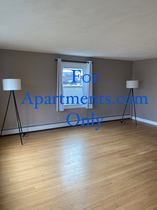 Photo - 105 Hunt Ave