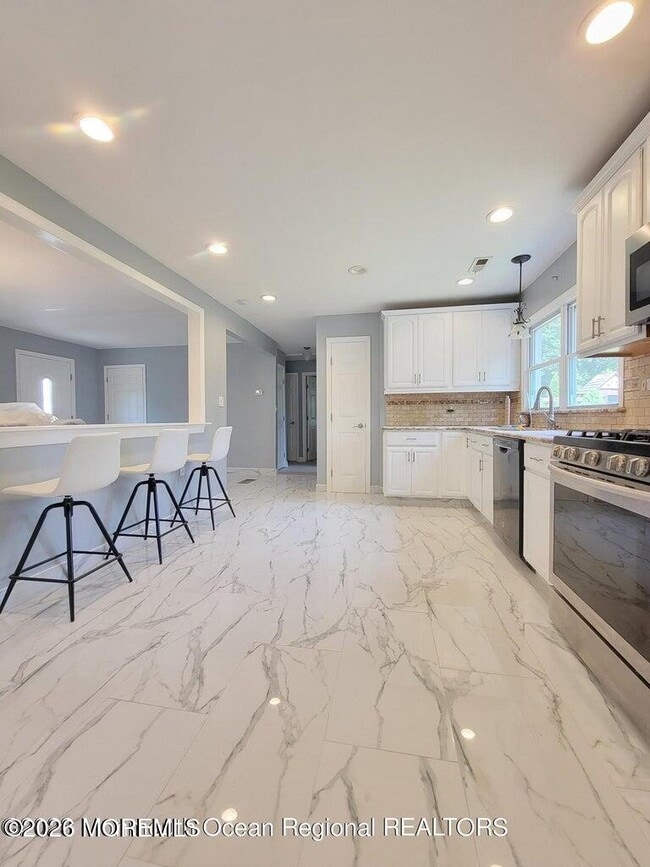1 Robin Dr