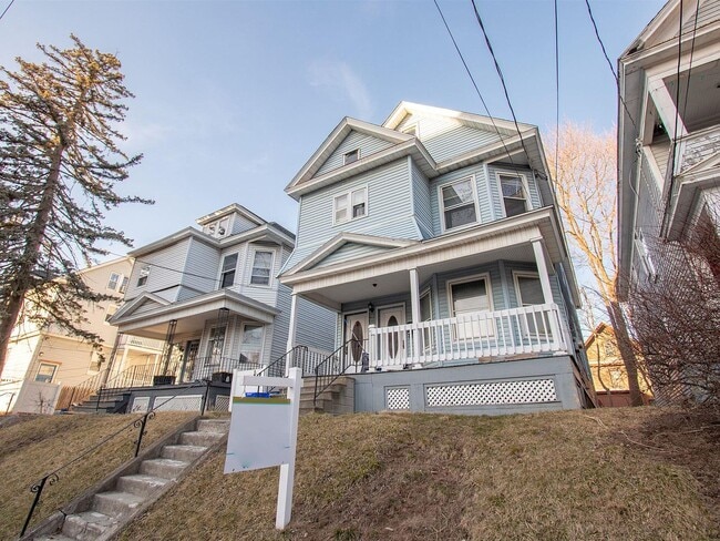 Photo - 823 Myrtle Ave