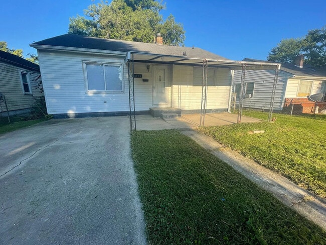 Building Photo - Fully Renovated 2 Bed | Fresh, Clean, Move-In Ready