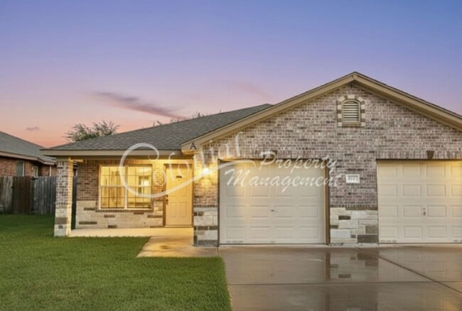 Building Photo - 3110 Baldwin Loop Unit A