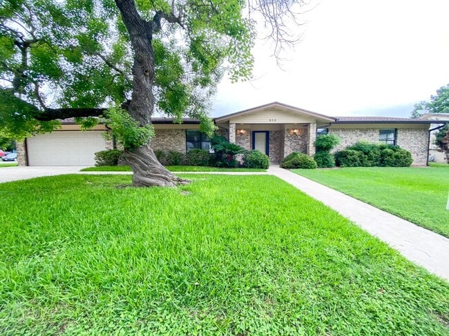 Building Photo - 610 Creek Dr Rental