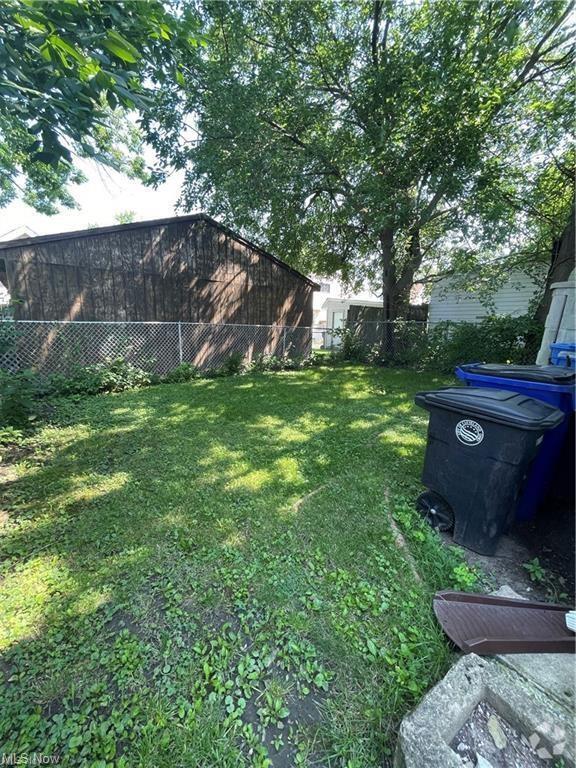 Building Photo - 4422 Bucyrus Ave Unit Back Rental