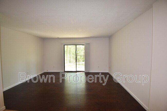 Photo - 244 Wickford Ct