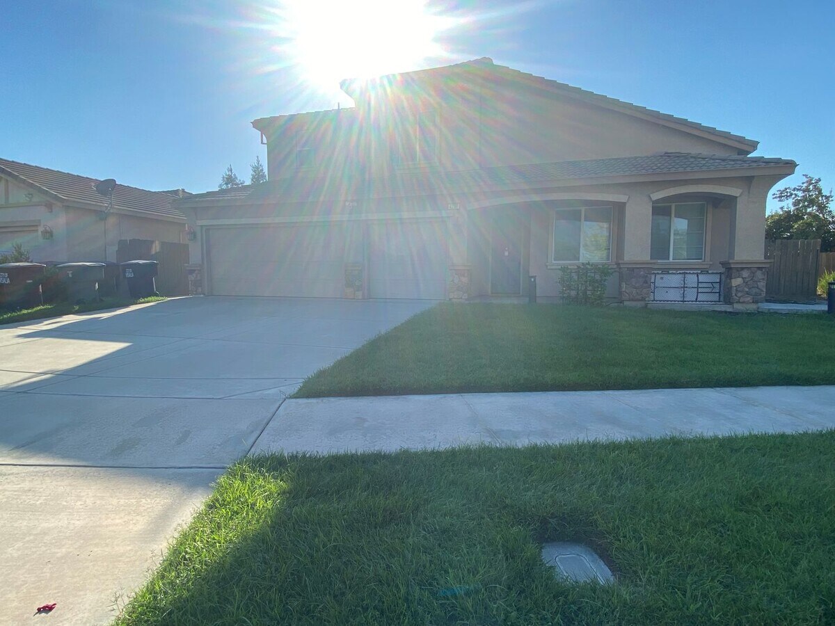Photo - Big beautiful Home for rent in Visalia, Ca