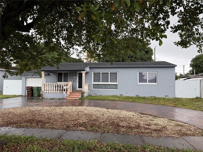 Photo - 45 W 60th St