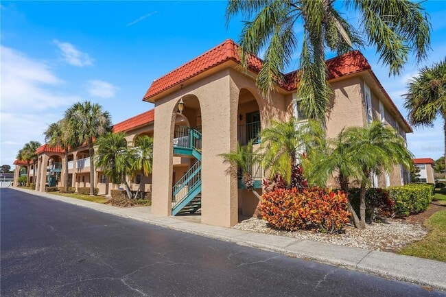 Building Photo - 1750 Belleair Forest Dr Unit C20