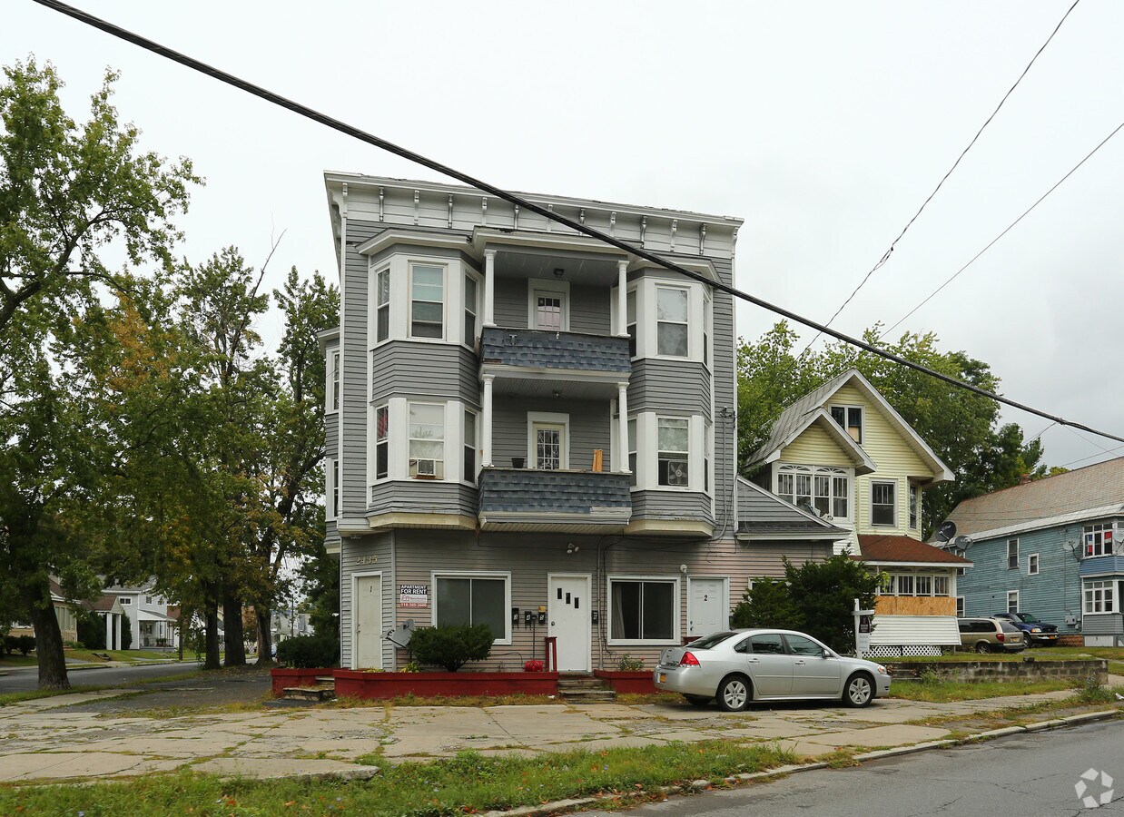 Photo - 2435 Guilderland Ave